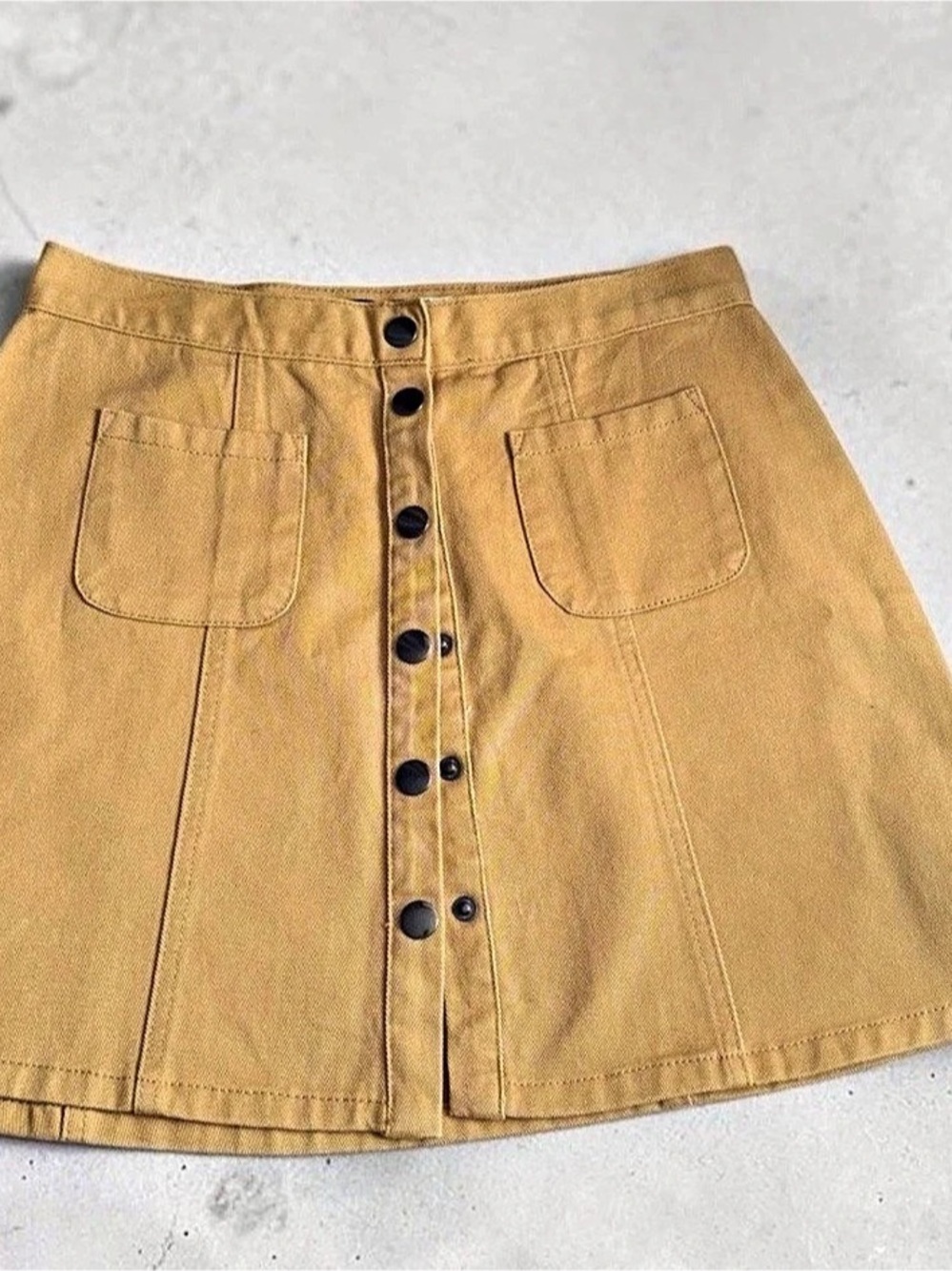BDG Mini Skirt in Brown Size Medium Like New